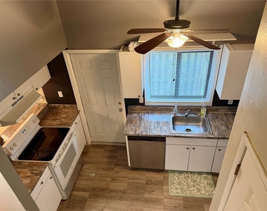 12425 Touchton Dr - Photo Thumbnail 6
