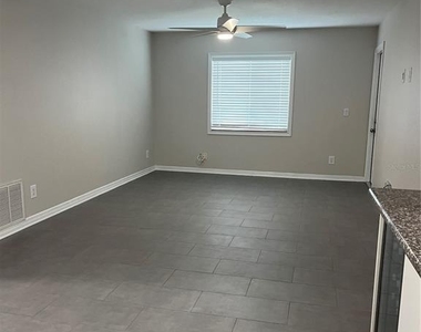528 Golden Raintree Place - Photo Thumbnail 6