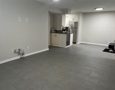 528 Golden Raintree Place - Photo Thumbnail 5