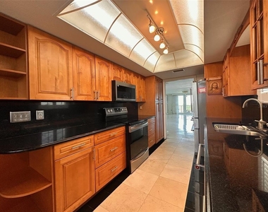 2699 Seville Boulevard - Photo Thumbnail 6