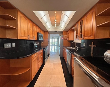 2699 Seville Boulevard - Photo Thumbnail 3