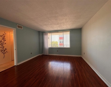 2699 Seville Boulevard - Photo Thumbnail 23