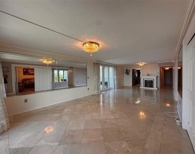 2699 Seville Boulevard - Photo Thumbnail 9