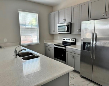 2531 W Walnut Street - Photo Thumbnail 1