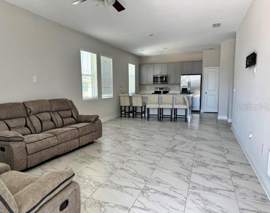 2531 W Walnut Street - Photo Thumbnail 2