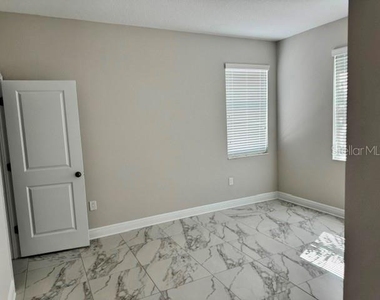 2531 W Walnut Street - Photo Thumbnail 5