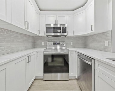 4141 Bayshore Boulevard - Photo Thumbnail 5