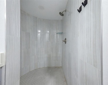 4141 Bayshore Boulevard - Photo Thumbnail 17