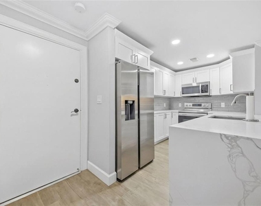 4141 Bayshore Boulevard - Photo Thumbnail 4