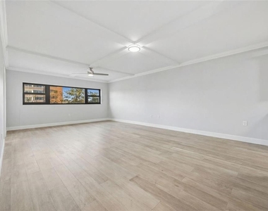4141 Bayshore Boulevard - Photo Thumbnail 11