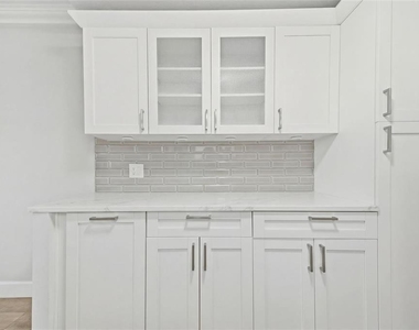 4141 Bayshore Boulevard - Photo Thumbnail 3