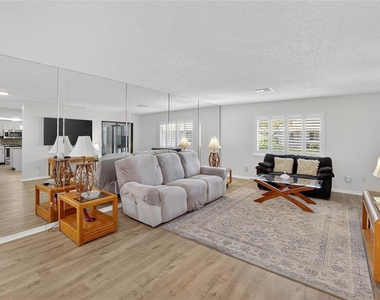 2221 Ivan Court - Photo Thumbnail 7