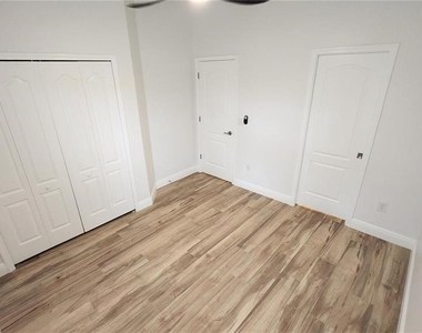 11404 Holmbridge Lane - Photo Thumbnail 29