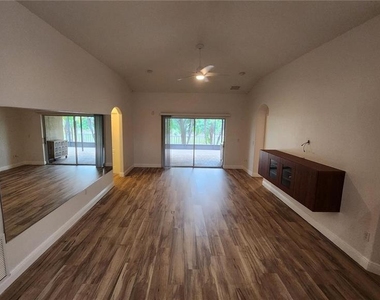 11404 Holmbridge Lane - Photo Thumbnail 18