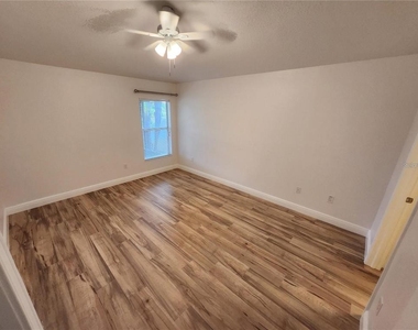 11404 Holmbridge Lane - Photo Thumbnail 30