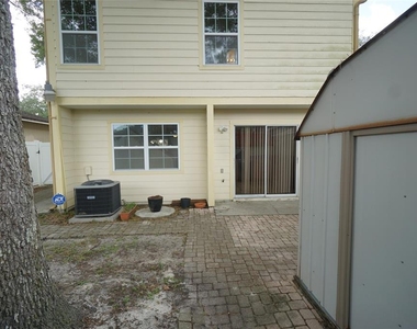 7605 Glades Court - Photo Thumbnail 22