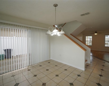 7605 Glades Court - Photo Thumbnail 2