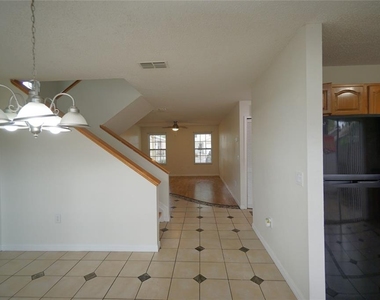 7605 Glades Court - Photo Thumbnail 12
