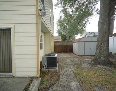 7605 Glades Court - Photo Thumbnail 21