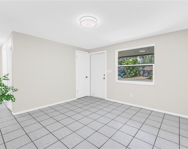 10920 111th Street - Photo Thumbnail 3