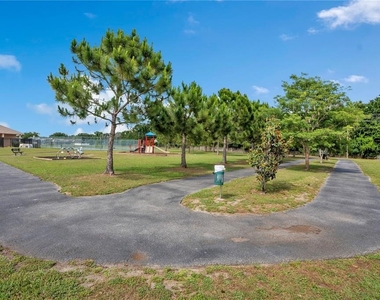 4805 Kingston Circle - Photo Thumbnail 28