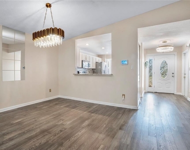 4805 Kingston Circle - Photo Thumbnail 6