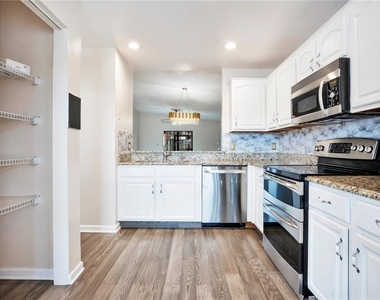 4805 Kingston Circle - Photo Thumbnail 11