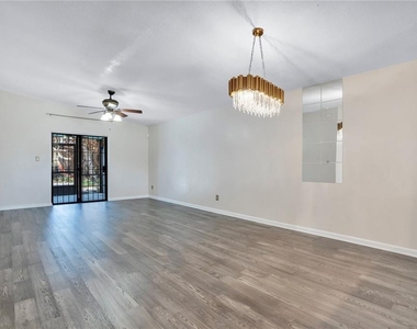 4805 Kingston Circle - Photo Thumbnail 3