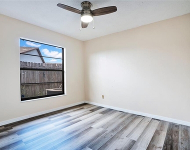 4805 Kingston Circle - Photo Thumbnail 18