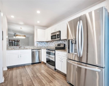 4805 Kingston Circle - Photo Thumbnail 12