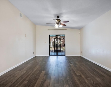 4805 Kingston Circle - Photo Thumbnail 9