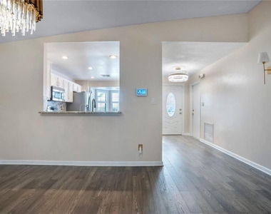 4805 Kingston Circle - Photo Thumbnail 10