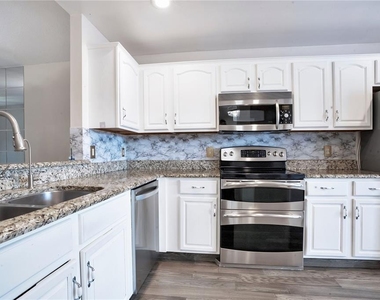 4805 Kingston Circle - Photo Thumbnail 13