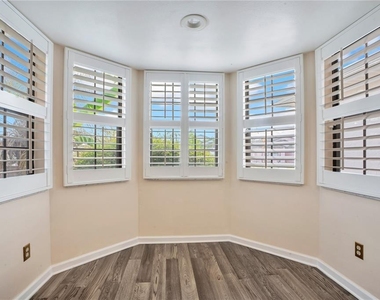 4805 Kingston Circle - Photo Thumbnail 14