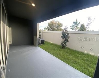 2906 Suncoast Plains Drive - Photo Thumbnail 24