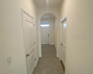 2906 Suncoast Plains Drive - Photo Thumbnail 5