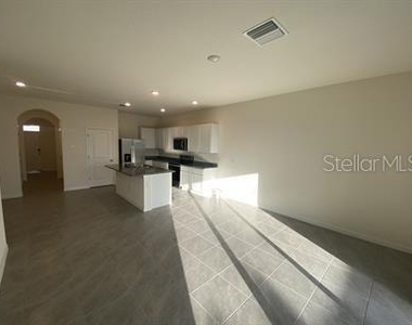 2906 Suncoast Plains Drive - Photo Thumbnail 6