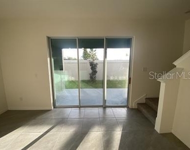 2906 Suncoast Plains Drive - Photo Thumbnail 8