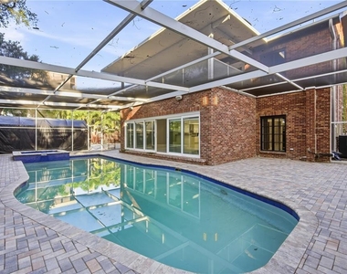 2418 W Palm Drive - Photo Thumbnail 32