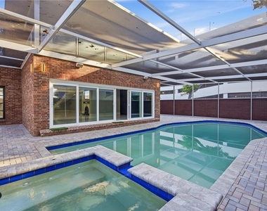 2418 W Palm Drive - Photo Thumbnail 31
