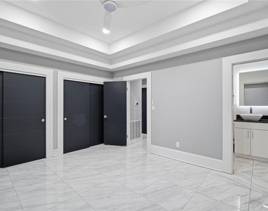 2418 W Palm Drive - Photo Thumbnail 12