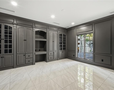 2418 W Palm Drive - Photo Thumbnail 21