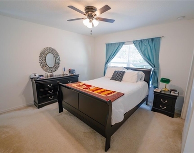 10561 Laguna Plains Drive - Photo Thumbnail 9