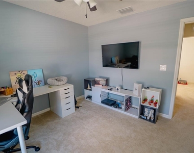 10561 Laguna Plains Drive - Photo Thumbnail 17