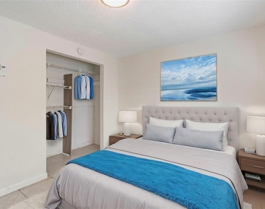 809 Illinois Avenue - Photo Thumbnail 7