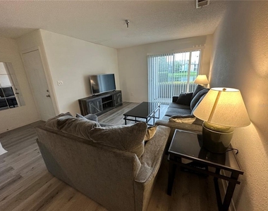 10265 Gandy Boulevard N - Photo Thumbnail 15