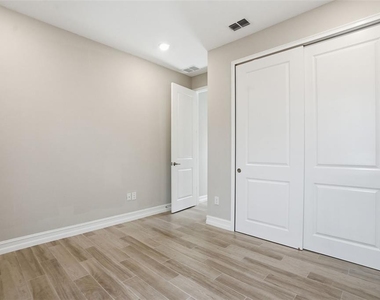 4547 San Martino Drive - Photo Thumbnail 22
