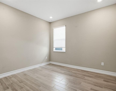 4547 San Martino Drive - Photo Thumbnail 21