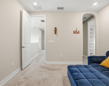 4547 San Martino Drive - Photo Thumbnail 18