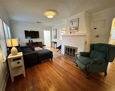 701 29th Avenue N - Photo Thumbnail 2
